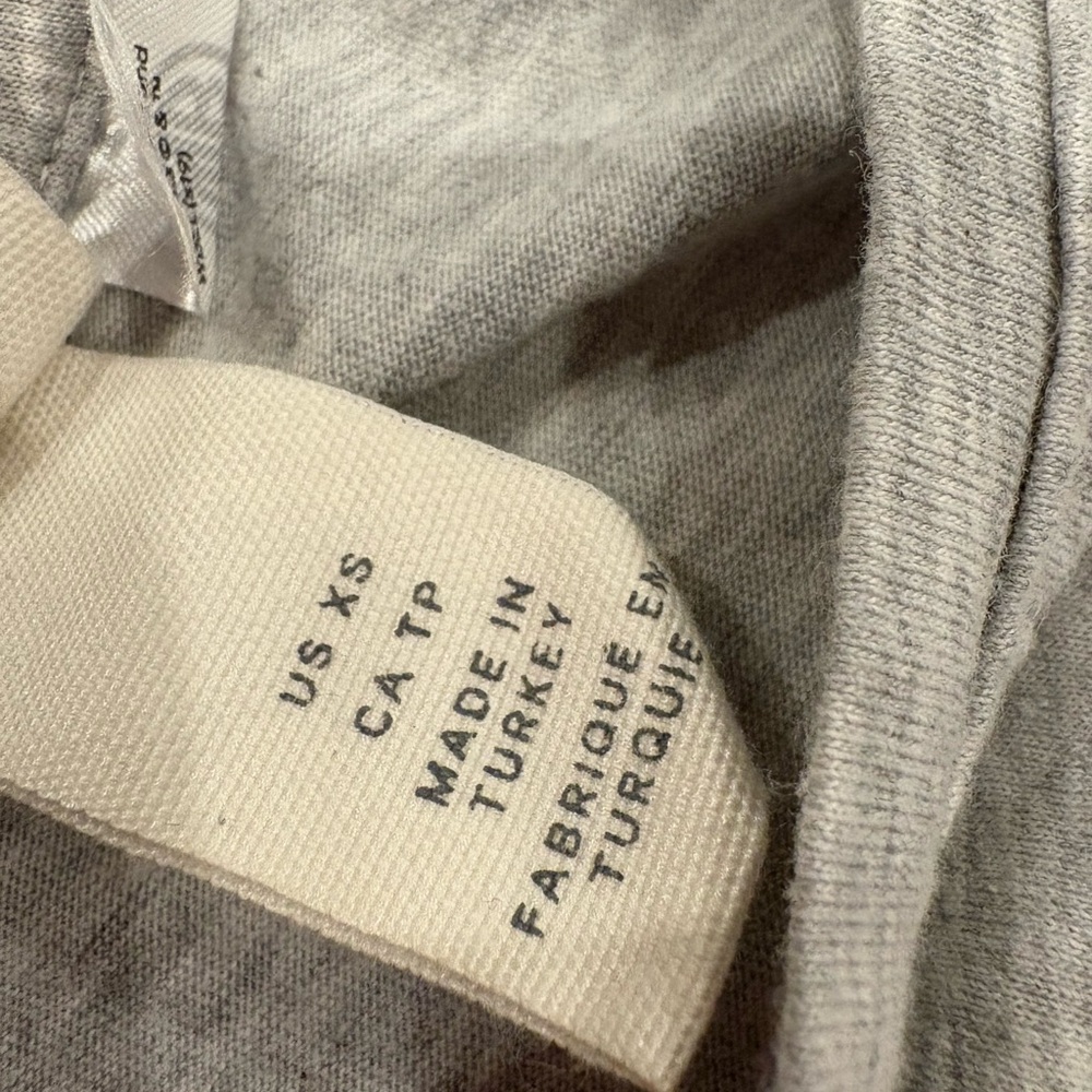 H&M Friends Heather Gray Tee set of 2 - Picture 4 of 4